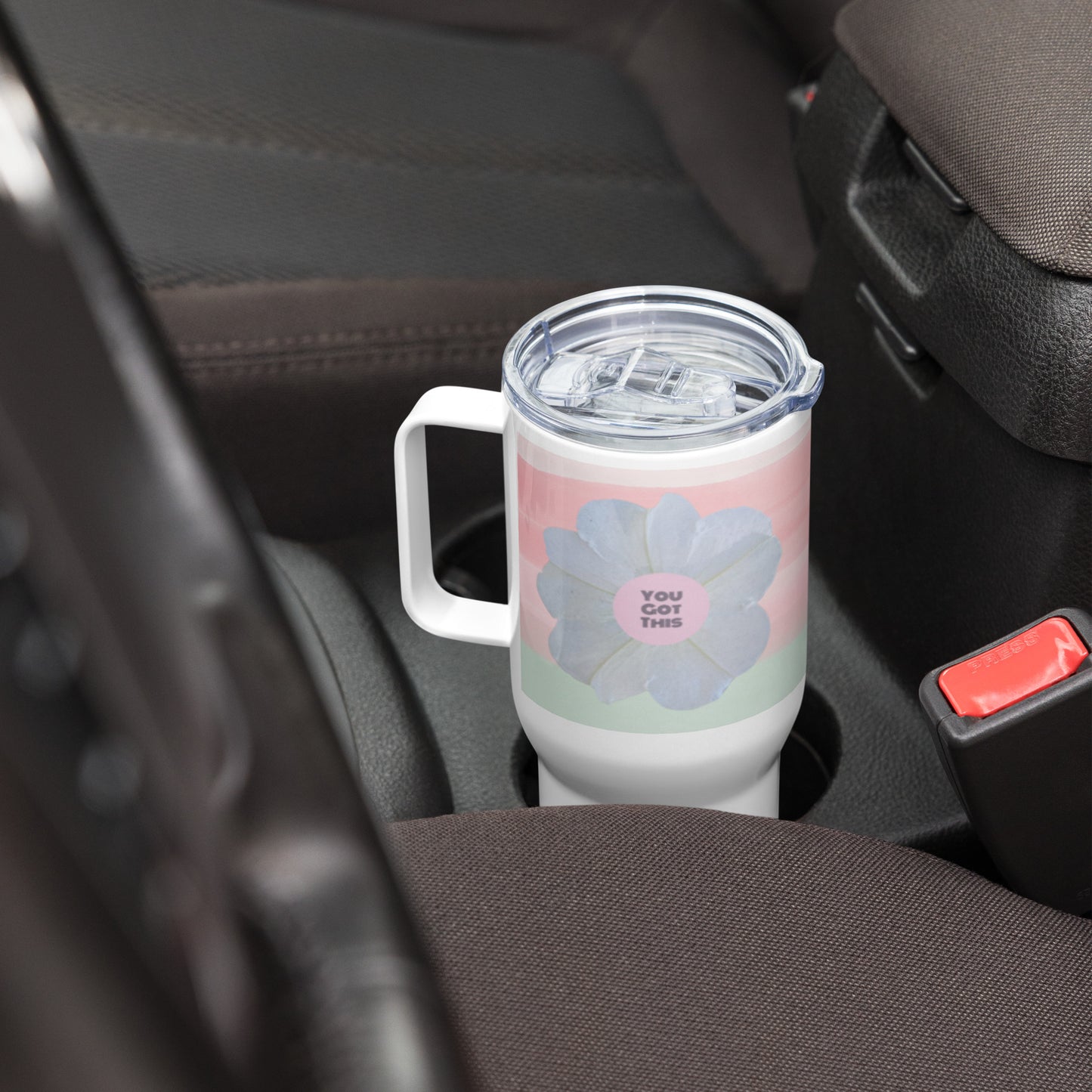 Travel mug with a handle